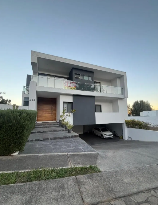 Casa en Venta en Diana Natura Residencial | 6 Recamaras | 1080m²