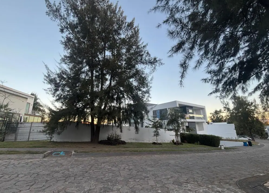 Casa en Venta en Diana Natura Residencial | 6 Recamaras | 1080m²