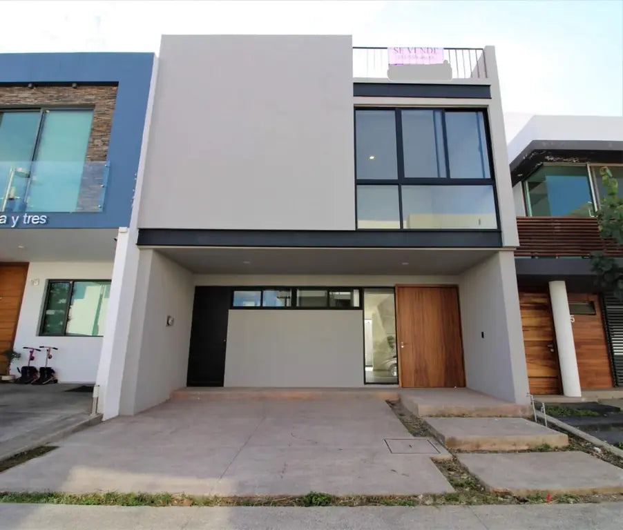 Casa en Renta en Punto Sur, Tlajomulco · 3 Rec · Roof Top · 205 m²