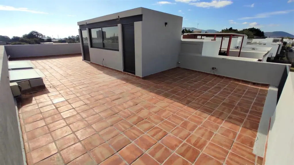 Casa en Renta en Punto Sur, Tlajomulco · 3 Rec · Roof Top · 205 m²