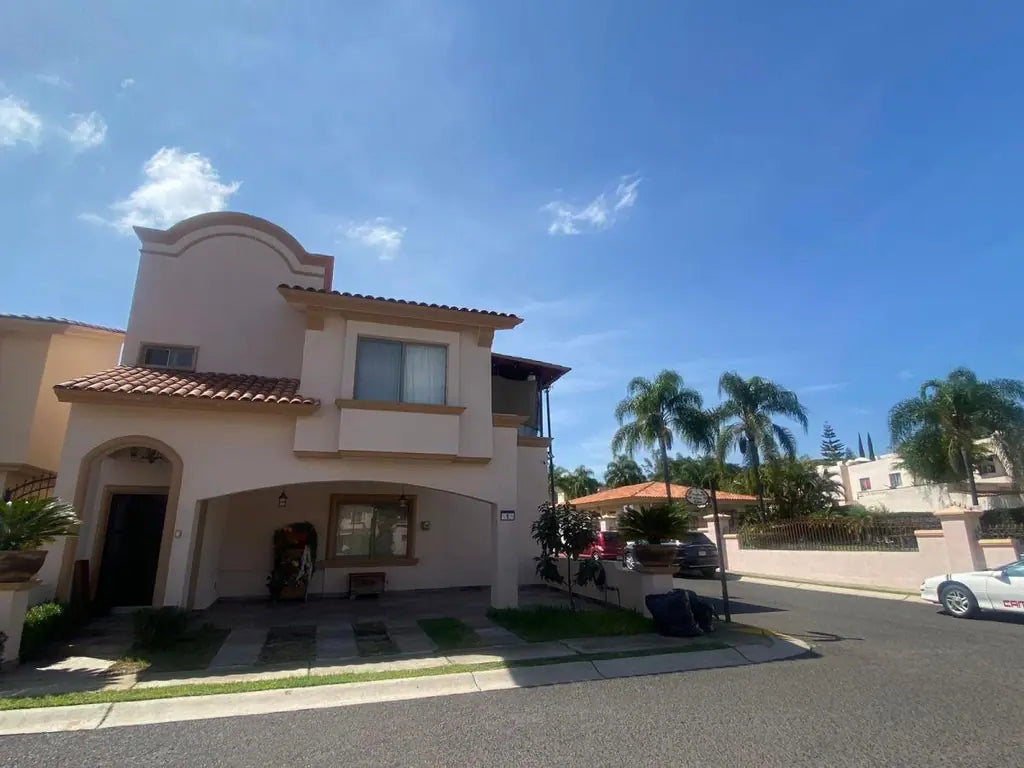 Casa en Renta en Fraccionamiento Villa California, Tlajomulco de Zúñiga
