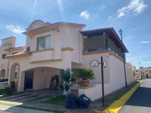 Casa en Renta en Fraccionamiento Villa California, Tlajomulco de Zúñiga