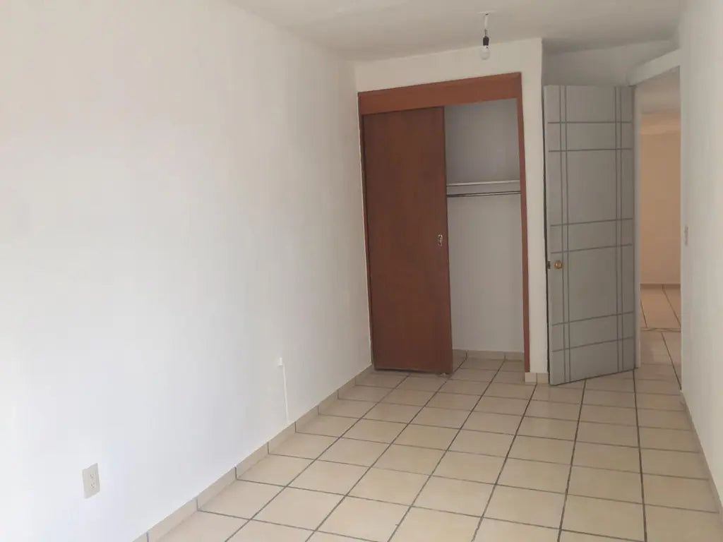Casa en Venta en Fraccionamiento el Paraiso, Tlajomulco de Zúñiga