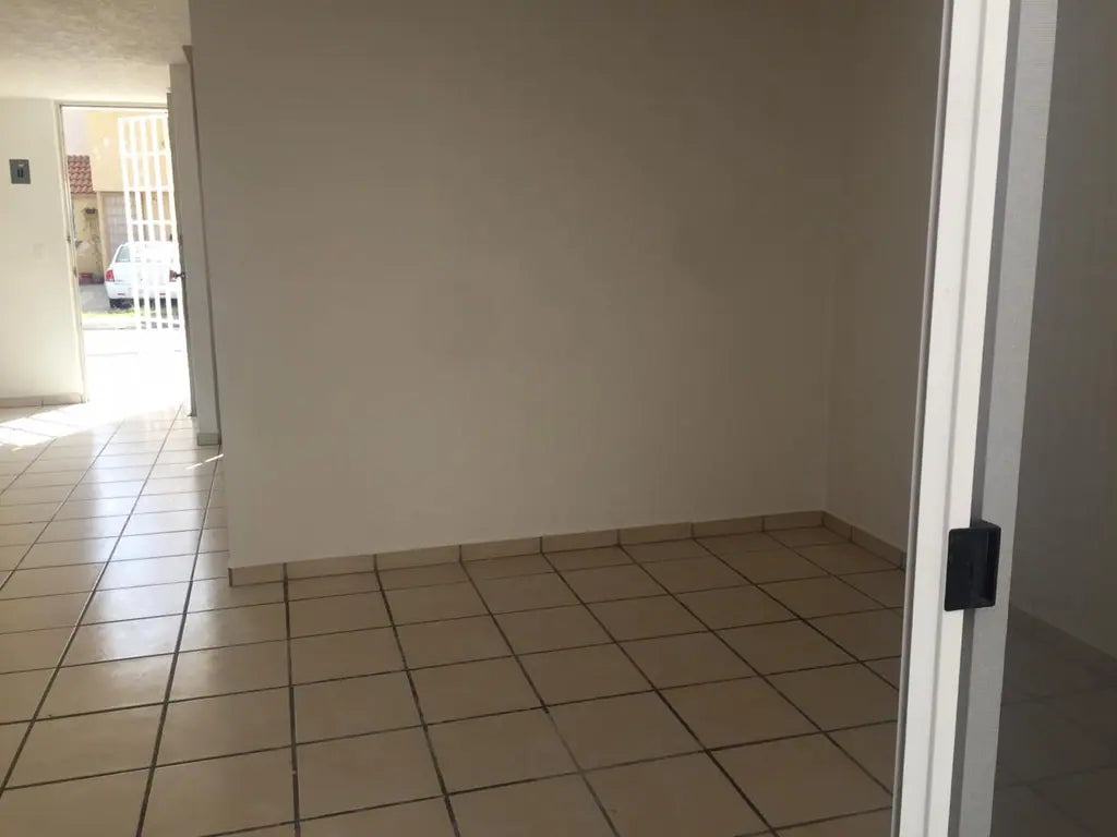 Casa en Venta en Fraccionamiento el Paraiso, Tlajomulco de Zúñiga