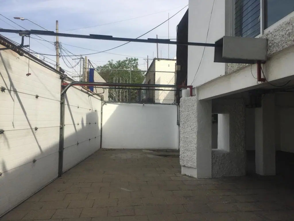 Casa en Venta en Av Lazaro Cardenas, Jardines del Bosque Centro