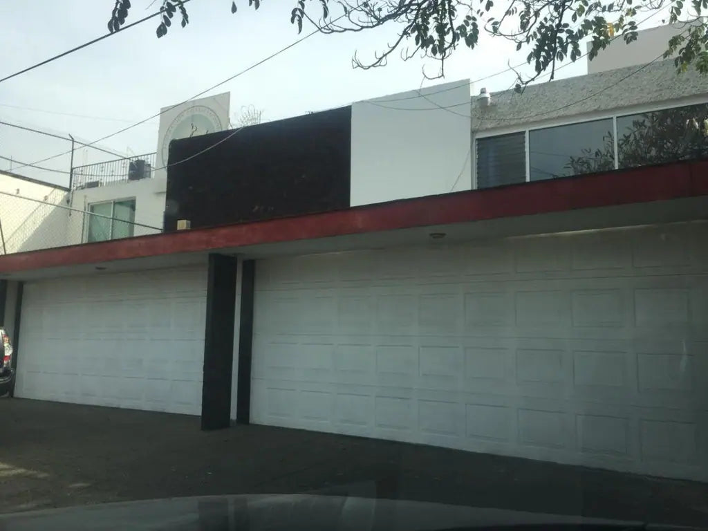 Casa en Venta en Av Lazaro Cardenas, Jardines del Bosque Centro