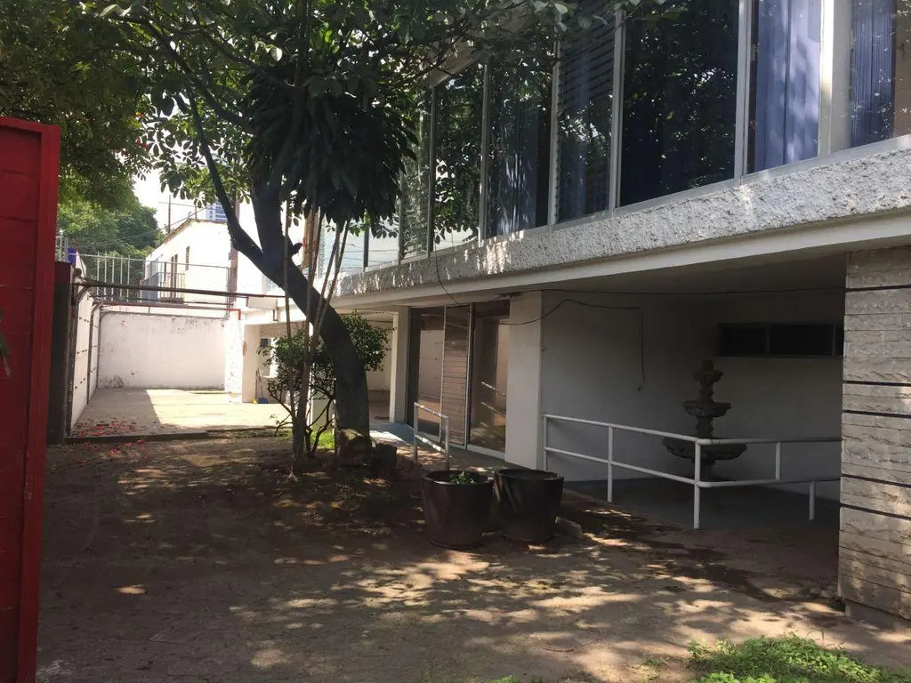 Casa en Venta en Av Lazaro Cardenas, Jardines del Bosque Centro