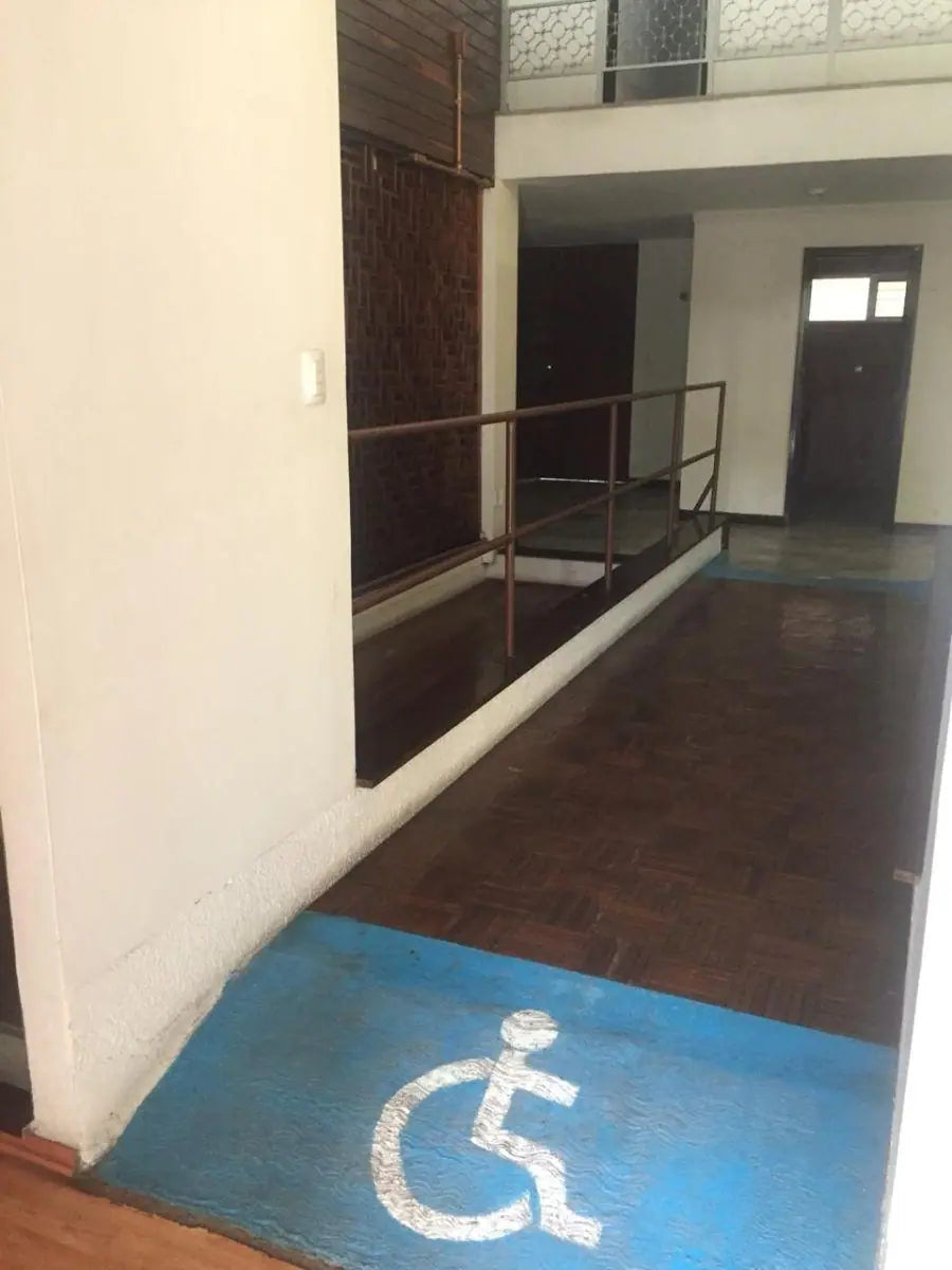 Casa en Venta en Av Lazaro Cardenas, Jardines del Bosque Centro