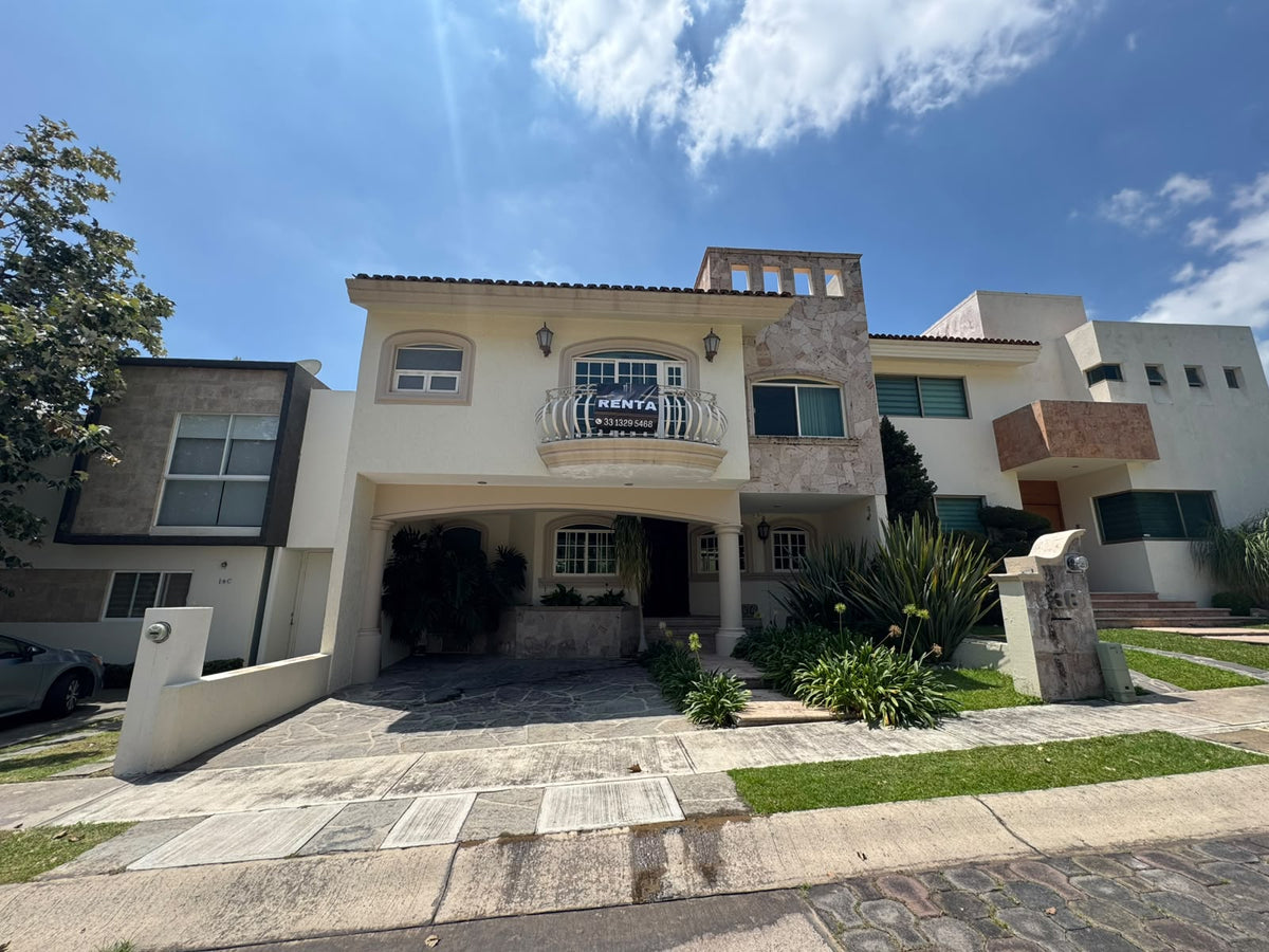 Renta Residencia en Bosques de Santa Anita