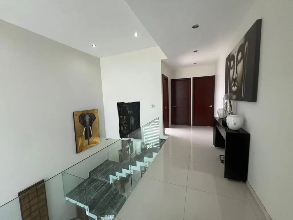 Casa en Venta en Casa Fuerte, Tlajomulco · 4 Rec · Coto · 225 m²