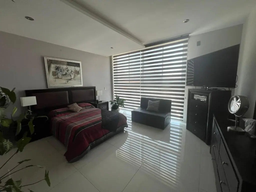 Casa en Venta en Casa Fuerte, Tlajomulco · 4 Rec · Coto · 225 m²