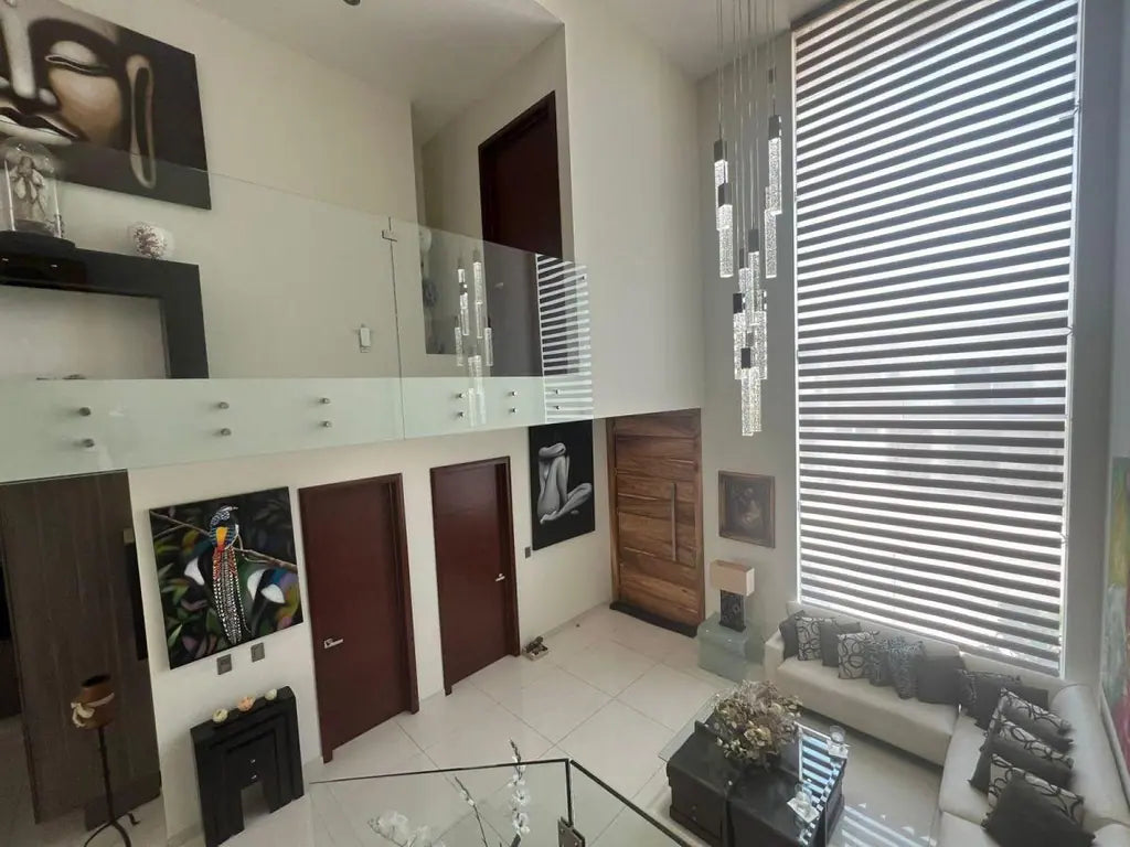 Casa en Venta en Casa Fuerte, Tlajomulco · 4 Rec · Coto · 225 m²