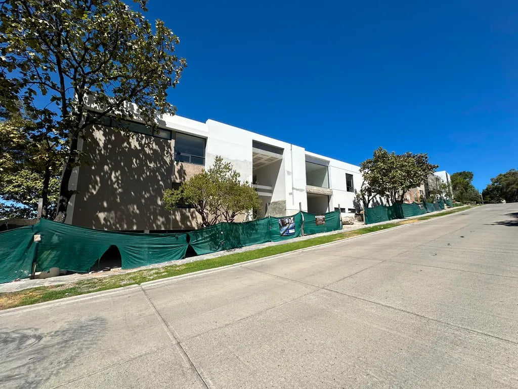 Casa en Venta en El Cielo Country Club, Tlajomulco de Zúñiga | 5 Recámaras · 1,420 m²